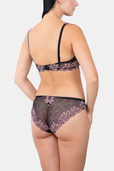 VP2894 Daniella V.I.P.A